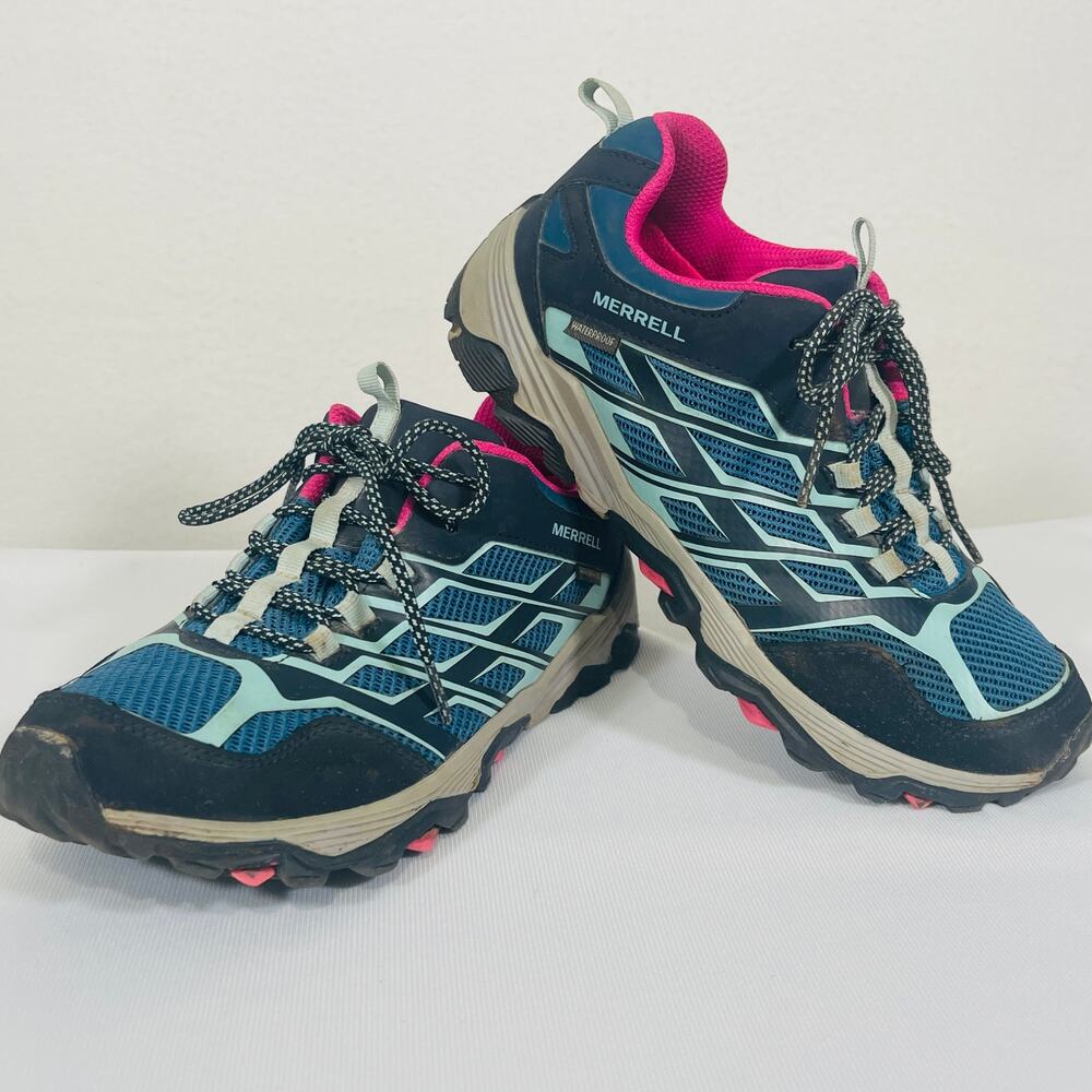 Merrell Shoes Women's 5 Wide Blue Black Mesh Hiking Outdoor Sneakers Waterproof.